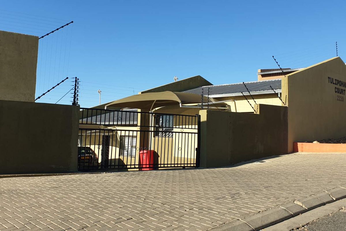 Otjomuise Ext 4 2 bedroom townhouse - Photo 2