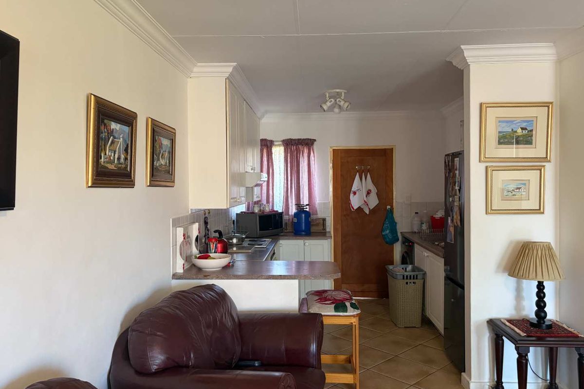 Tranquil Oasis: Lovely 2-Bedroom Townhouse with a patio and pretty garden! - Photo 5