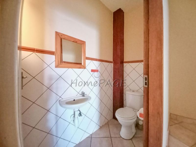 Central, Walvis Bay:  3 Bedr Duplex Unit is for Sale - Photo 9