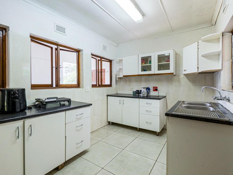 Level land house - Photo 5