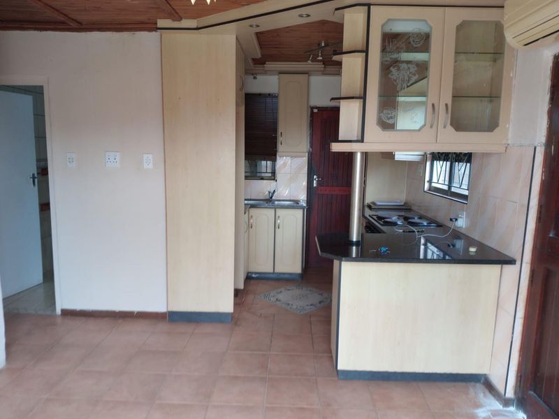 Discover comfortable and modern living in this well-maintained 2-bedroom home, perfectly designed for convenience and easy everyday living. - Photo 4