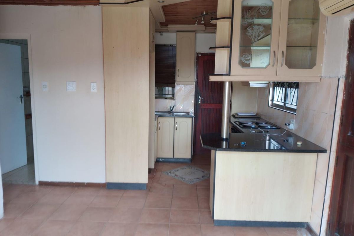 Discover comfortable and modern living in this well-maintained 2-bedroom home, perfectly designed for convenience and easy everyday living. - Photo 4