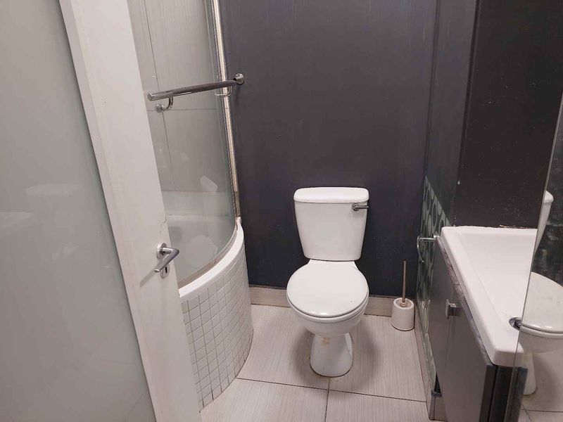 2 BEDROOM FURNISHED APARTMENT TO RENT IN RIVONIA - Photo 8