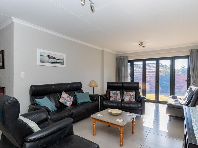 Low Maintenance Cluster. - Photo 9