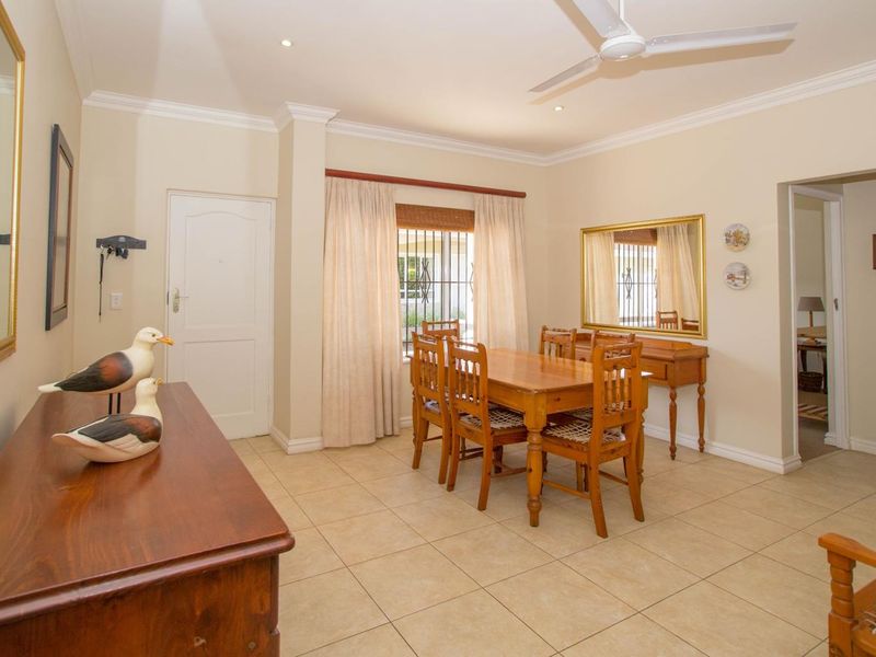 DURBAN NORTH - 2 BEDROOM STEPLESS PET FRIENDLY SIMPLEX - Photo 9