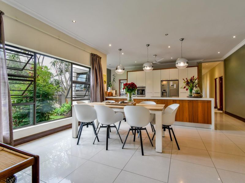 MASTERPIECE FAMILY HOME IN OLD FAERIE GLEN - Photo 4