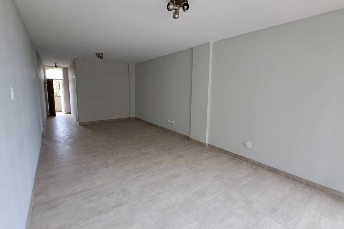 2 Bedroom 1 Bathroom Apartment - Photo 4