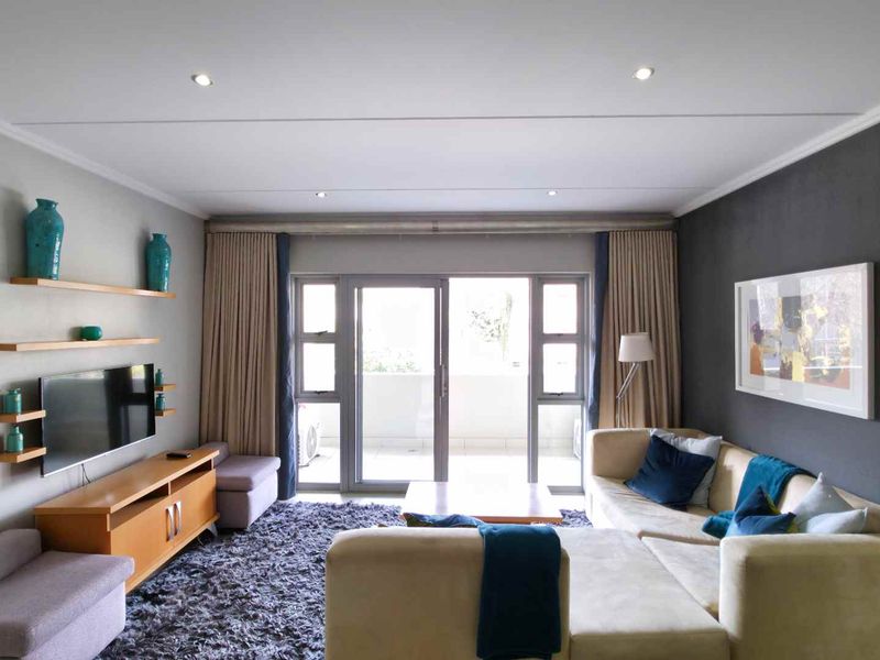 Stylish, Location Perfect, Executive 2 Bedroom Furnished Sandton Apartment - Photo 7