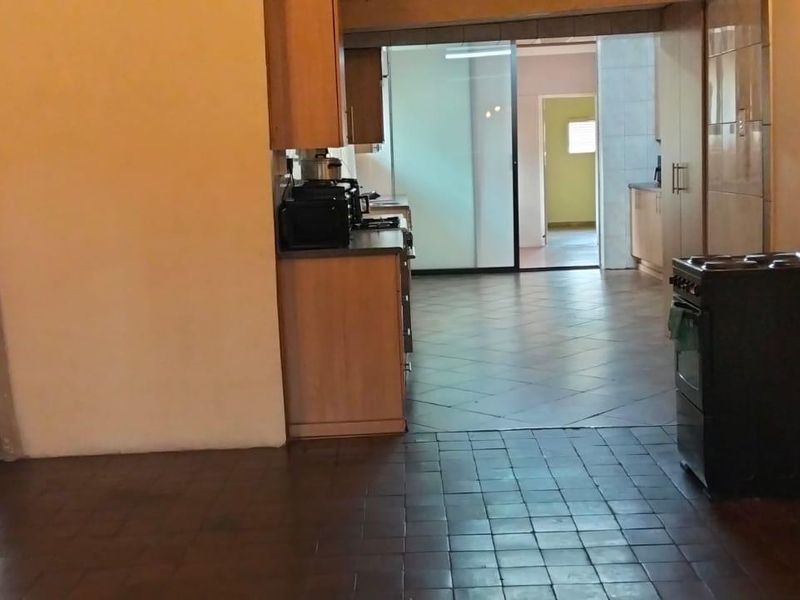 Space and Comfort 4 bedroom for sale with flatlet in Selcourt - Photo 9