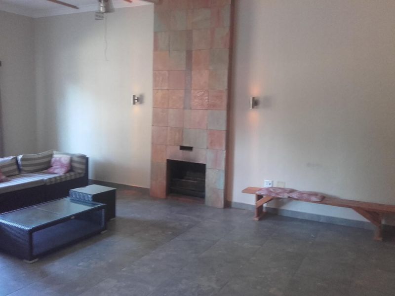 House with Flats Okahandja - Photo 2