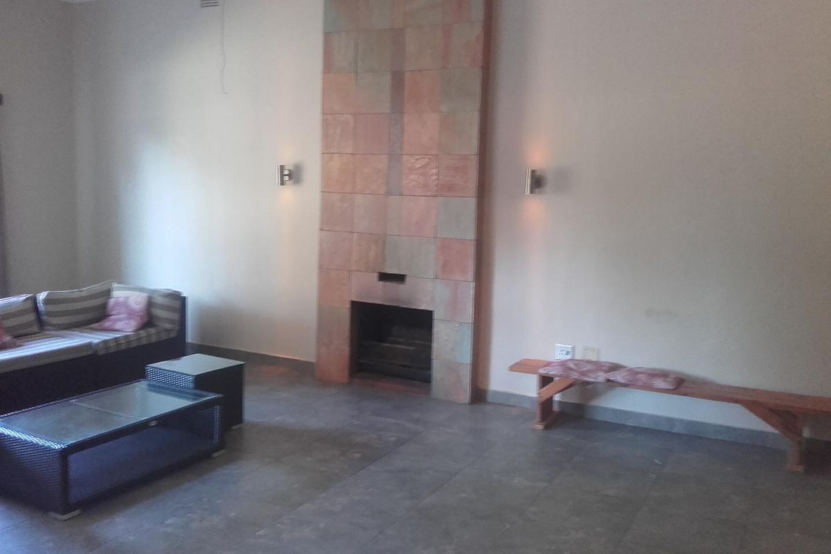 House with Flats Okahandja - Photo 2