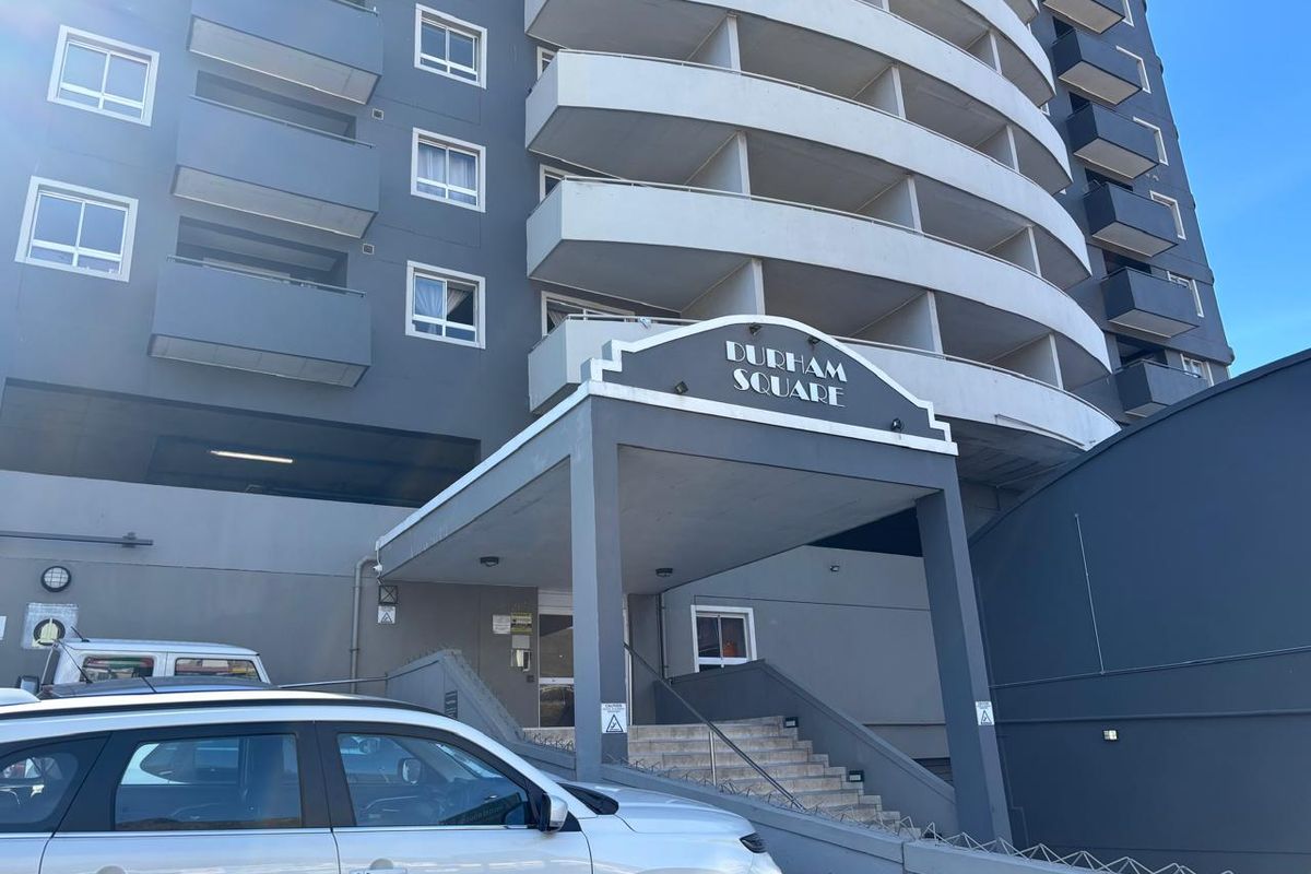 1 Bedroom Apartment in Salt River - UNFURNISHED - Photo 2