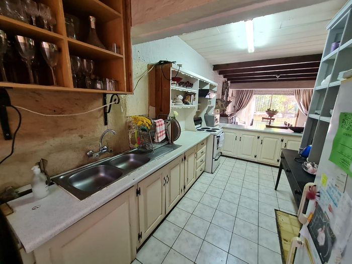 Property #1945853, Townhouse Pending Sale in Hennopspark