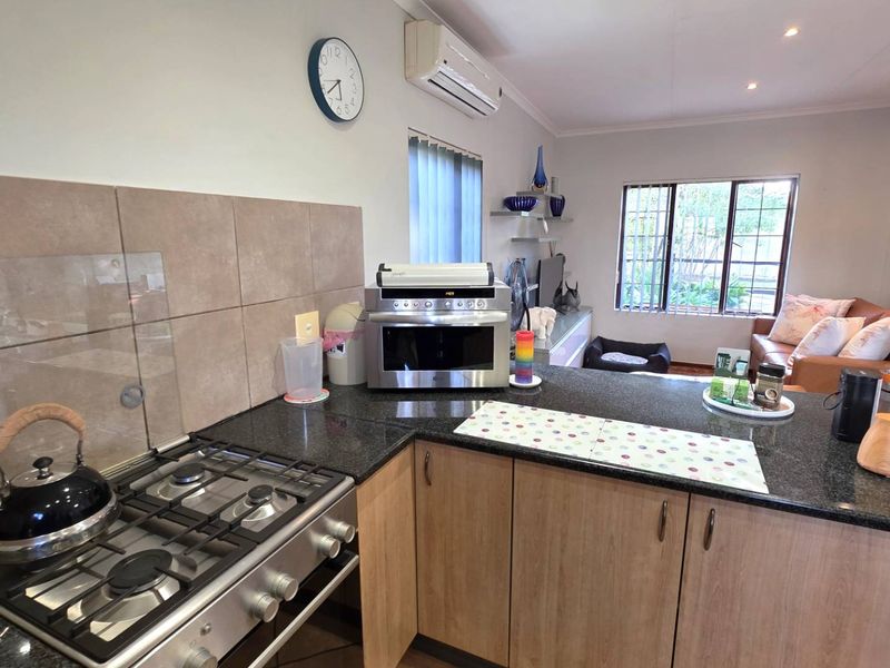 2  Bedroom Townhouse in The Coves Estate - Photo 9