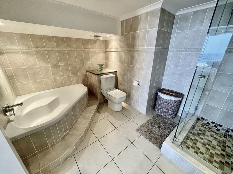 Hendra - 3 Bed 2 Bath For Sale, Its All About The Views! - Photo 6