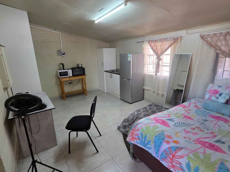 Prime Student Accommodation Investment with Immediate Returns - Photo 2