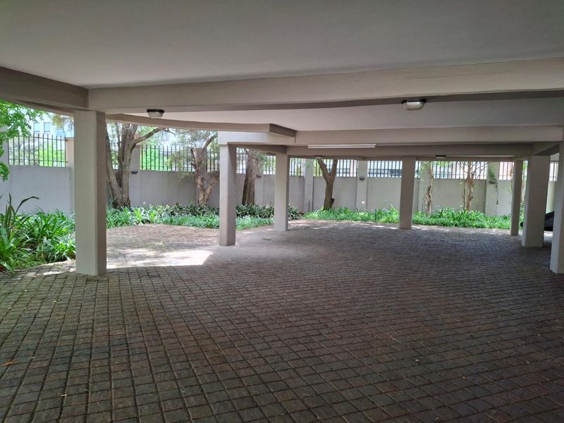 A MAGNIFICENT TWO BEDROOM TOWNHOUSE - Photo 10