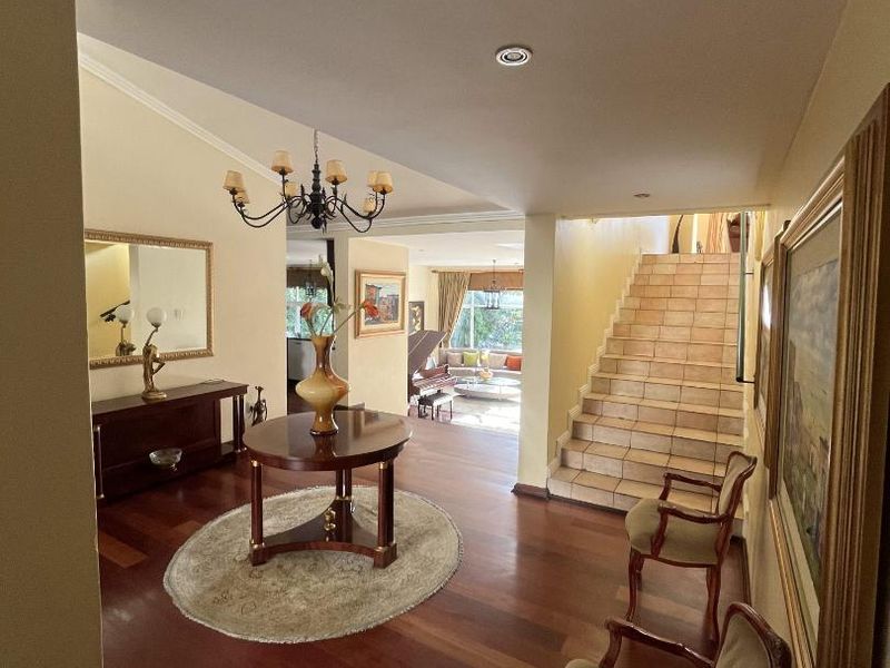 A Bryanston Legacy Estate — Where Timeless Luxury Meets 4,000m2 of Private Prestige - Photo 4