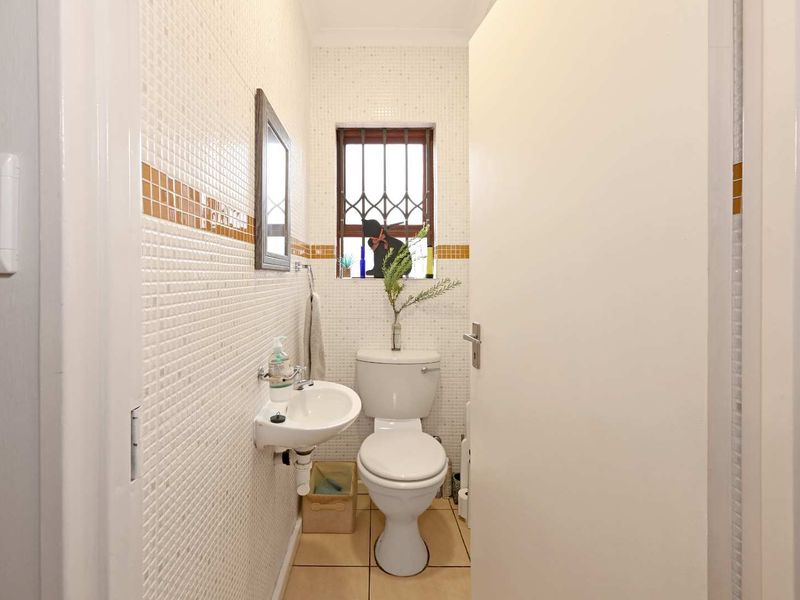 Secure and Spacious 2-Bedroom Townhouse in Parklands - Photo 9