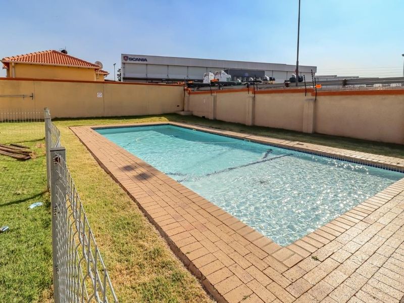 Ground Floor 2-Bedroom Apartment in Ormonde View Estates - Photo 4