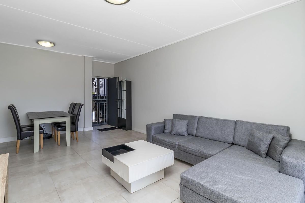 Unfurnished lock up and go - Photo 2