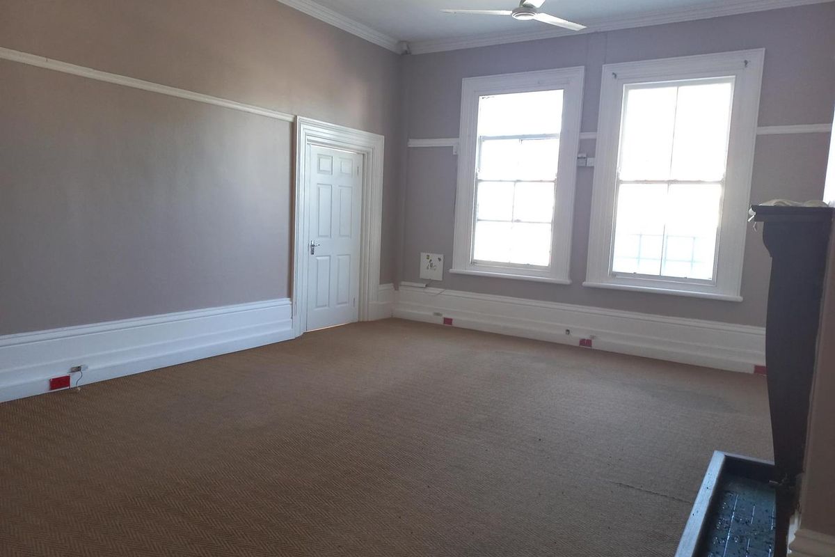 Freestanding corner property, on Cape Road! - Photo 2