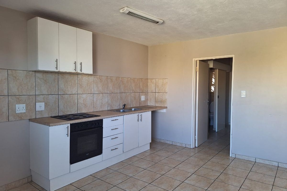 Bachelor flat - Photo 4