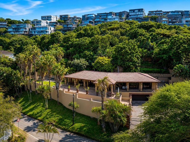 HENDRA - ELEVATED LUXURY RESIDENCE WITH PANORAMIC VIEWS AND FLATLET - Photo 1