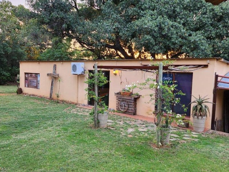 PLOT WITH TWO HOUSES AND FLAT FOR SALE-GROENKLOOF MOOINOOI - Photo 10