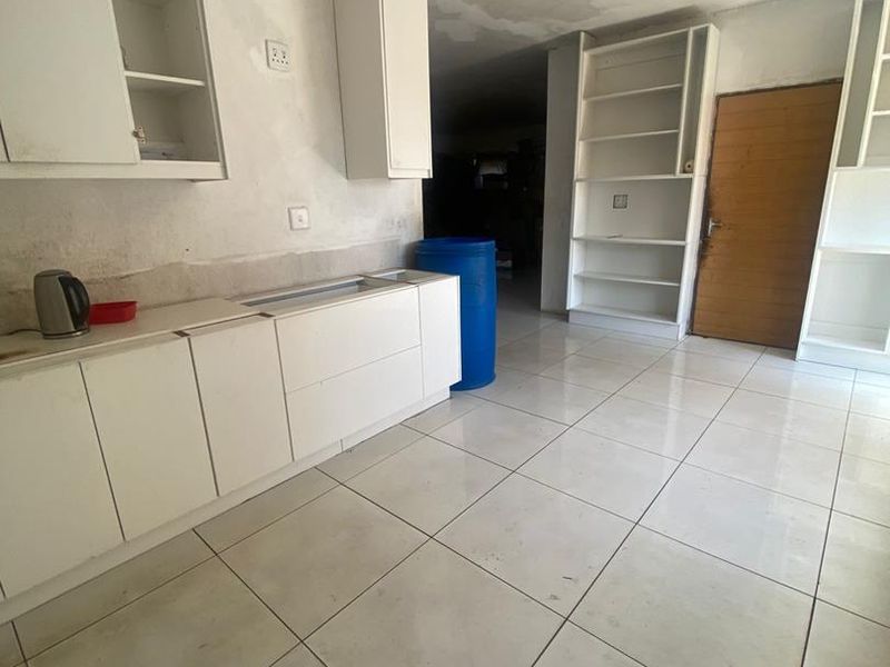 6 bedroom home for sale - Photo 8