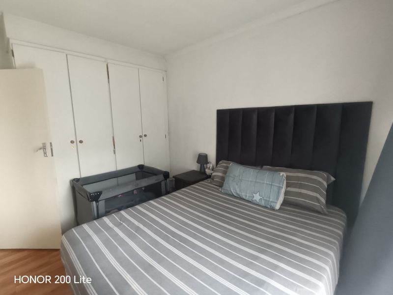 Home Sweet Home: Pet-Friendly Townhouse in Brentwood! - Photo 10