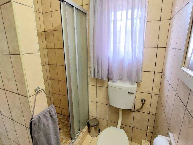 Rudi's Self-Catering House with Flat - Photo 10