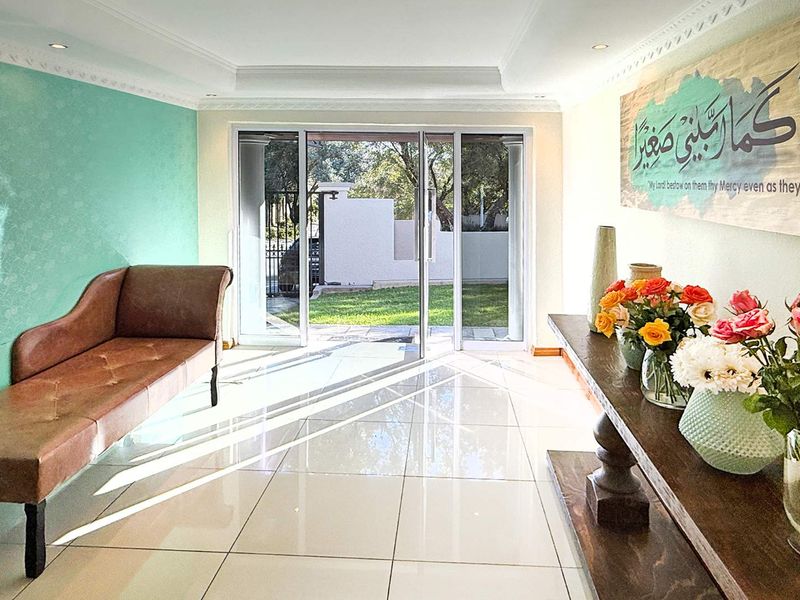 Beautiful Three Bedroom Family Home in Excellent Estate - Photo 6