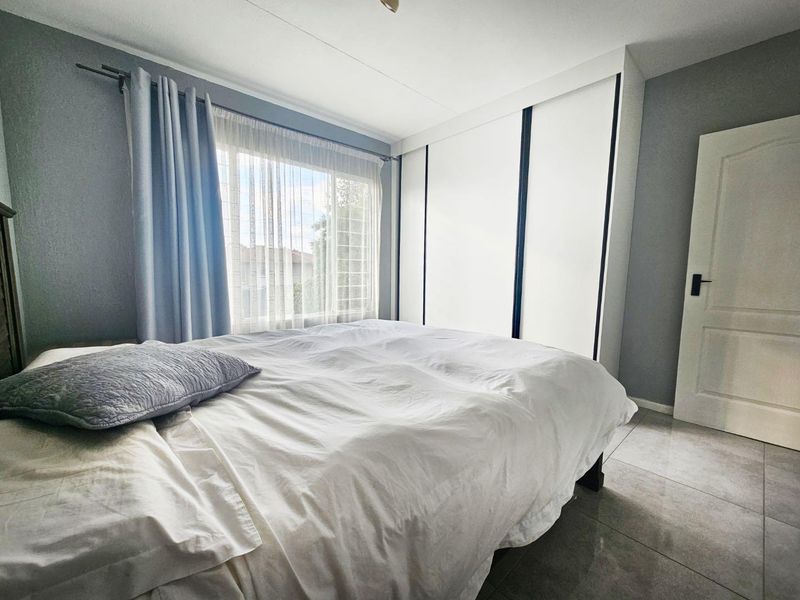 Introducing a Spectacular Renovated GROUND FLOOR Apartment in Radiokop - Photo 10