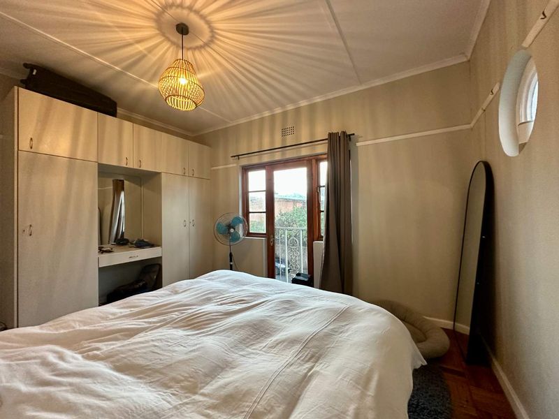 Perfect blend of location and comfort - Photo 7