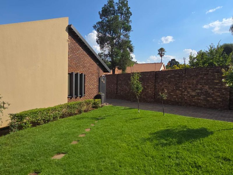 A lifestyle home designed around comfort, entertaining and income potential - Photo 3