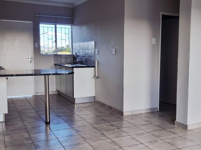 Khomasdal 2 bedroom flat - Photo 2