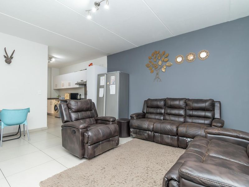 A SPACIOUS APARTMENT IN ISABEL ESTATE AWAITS YOU - Photo 6