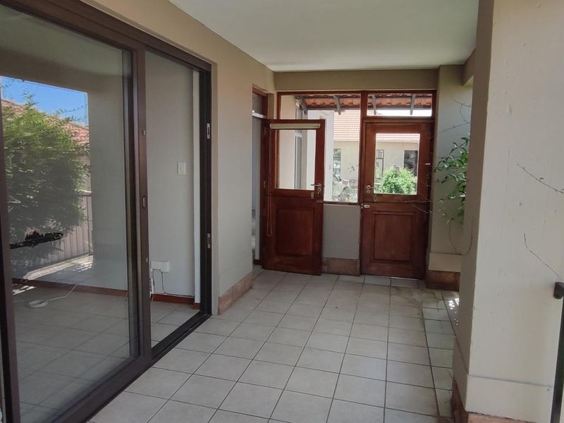 STYLE AND SERENITY! - Photo 10