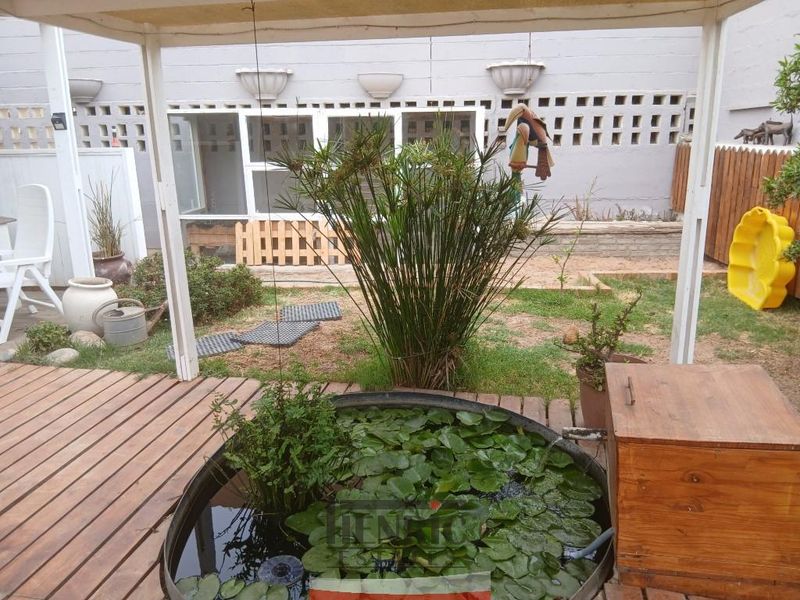 1 x Large house or 2 x smaller houses?    That is the question! - Photo 2