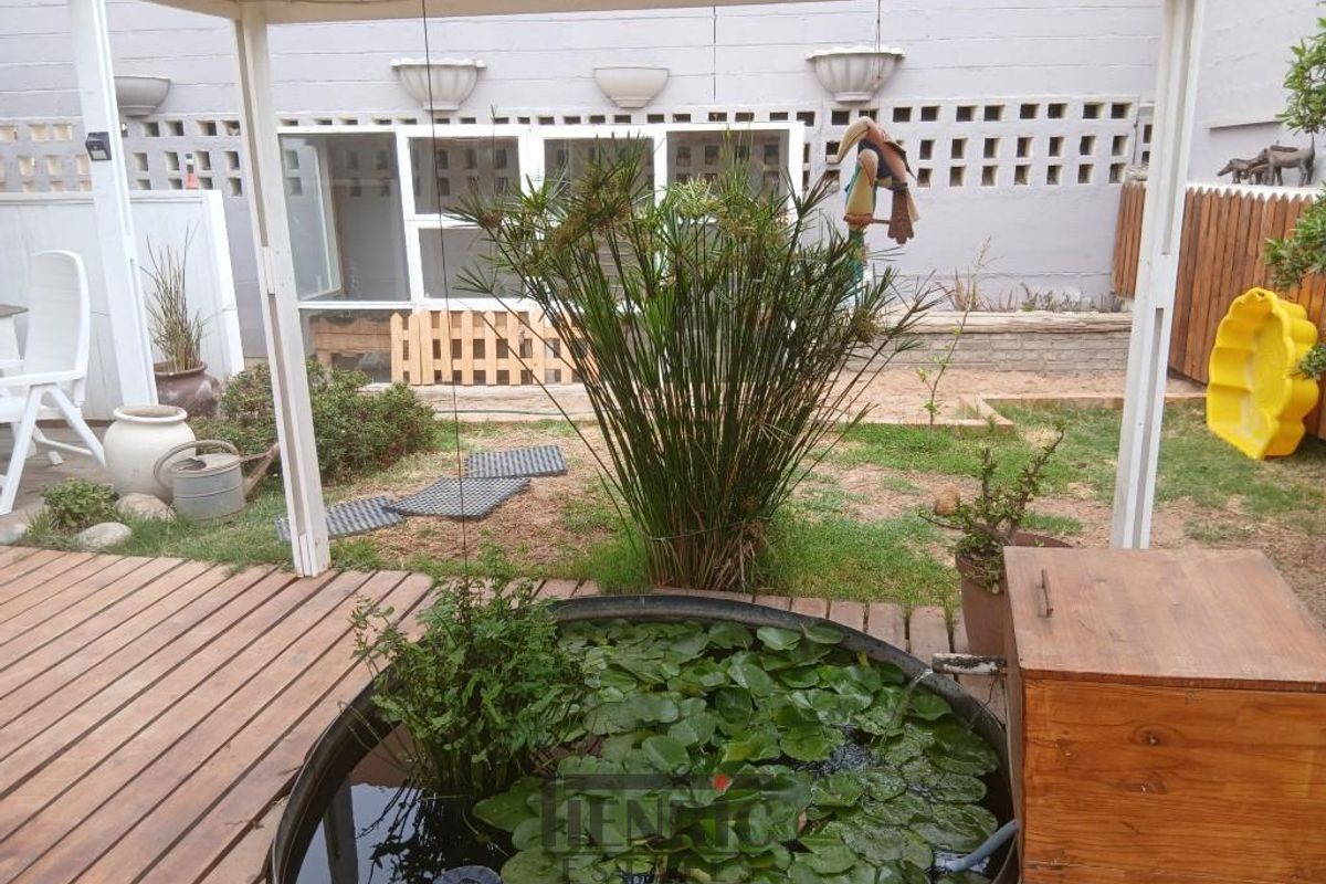 1 x Large house or 2 x smaller houses?    That is the question! - Photo 2