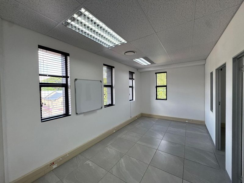 Prime office space to let - Photo 9