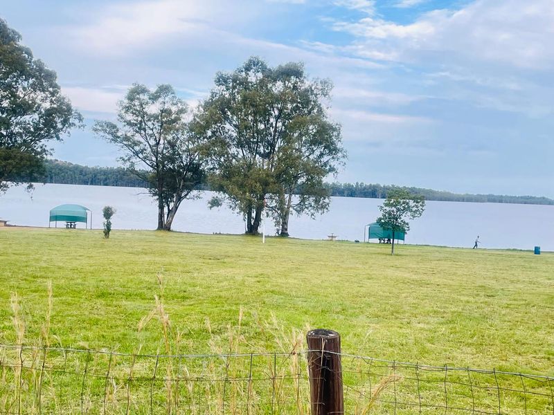 Picturesque Vacant Stand with Stunning Dam Views in Vaal Marina. - Photo 9