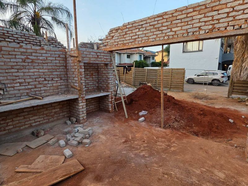 4 Bedroom Family Home Under Construction in Melodie. - Photo 9