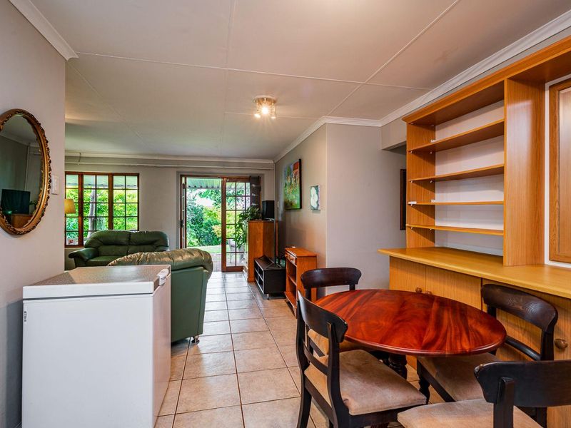 LOCK-UP-AND-GO GEM IN WATERFORD COUNTRY ESTATE! - Photo 7