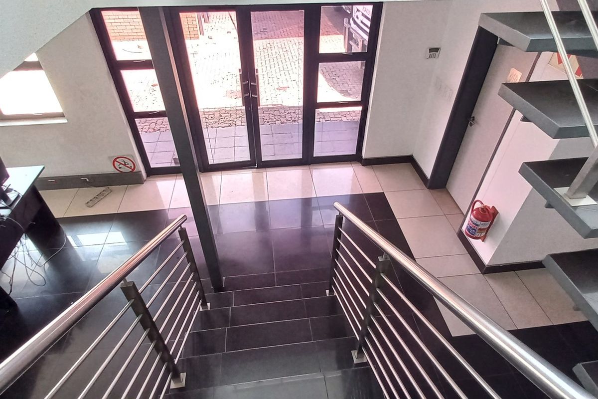 872m2 Jet Park Warehouse - Photo 5