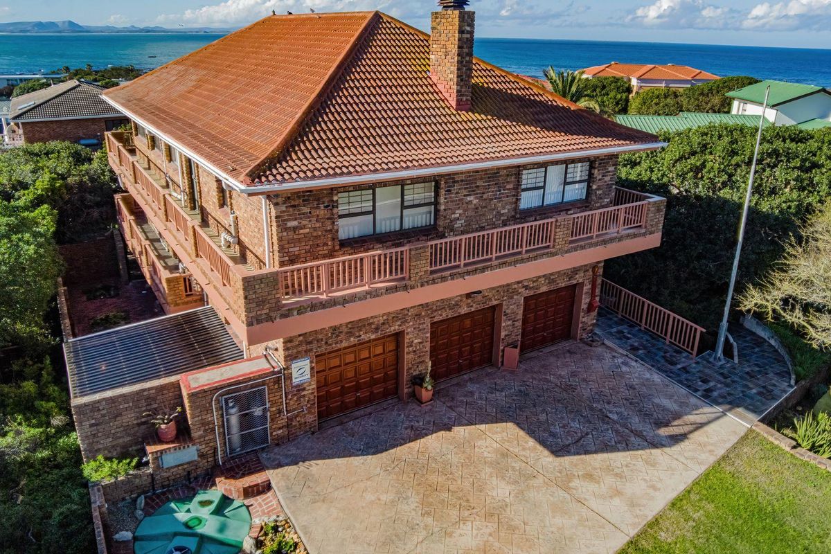 Space, Sea-views and Serenity - Photo 3