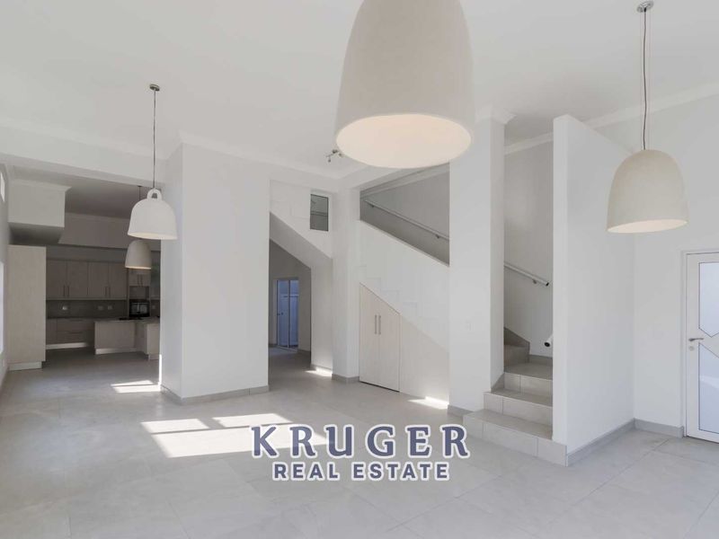 Brand-New Home with Distant Sea Views - Photo 2