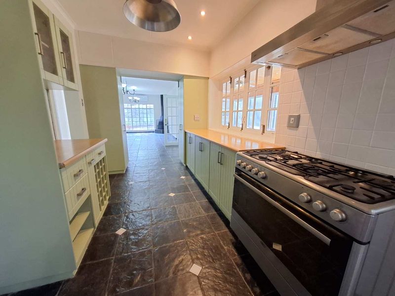 Price Drop & Sole Mandate – An Unmissable Opportunity! - Photo 10