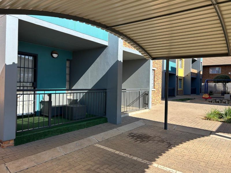 2 Bedroom Apartment in Lotus gardens - Photo 2